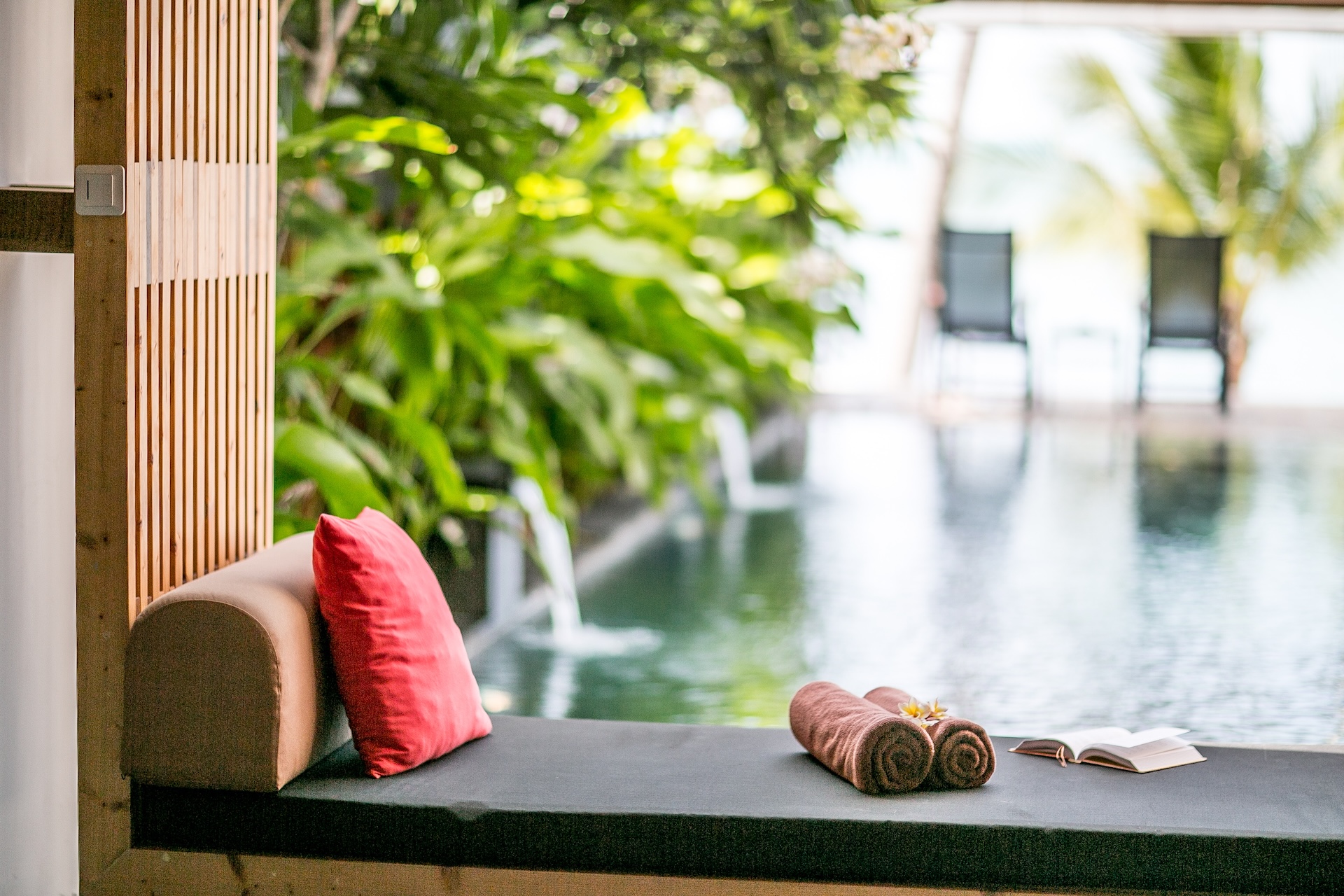 Three Bedroom Beachfront Pool Residence 3