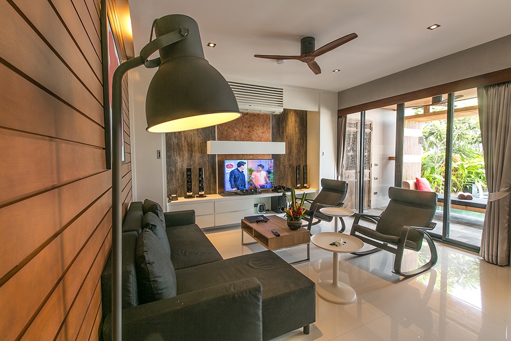 Three Bedroom Beachfront Pool Residence 4