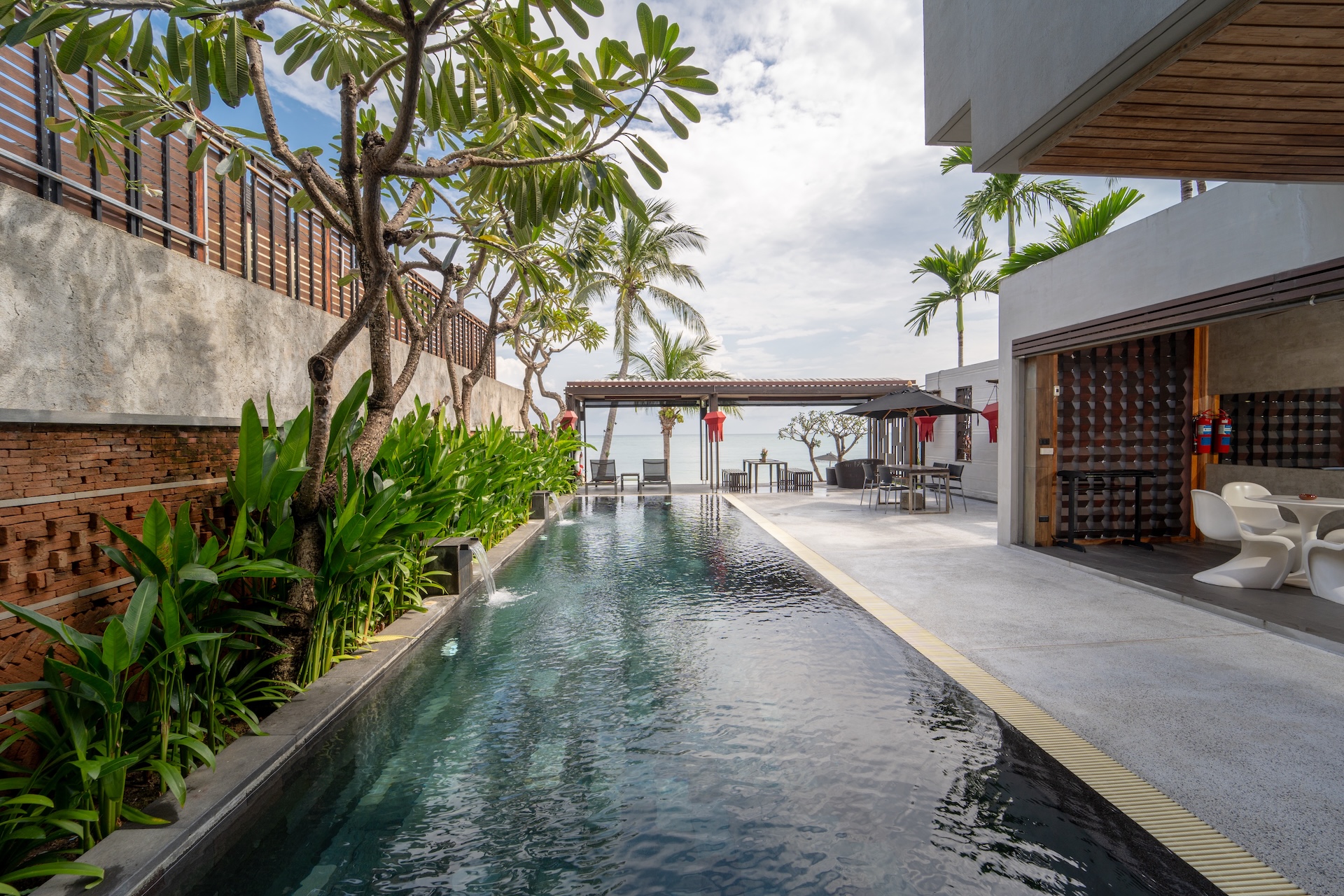 Three Bedroom Beachfront Pool Residence 7