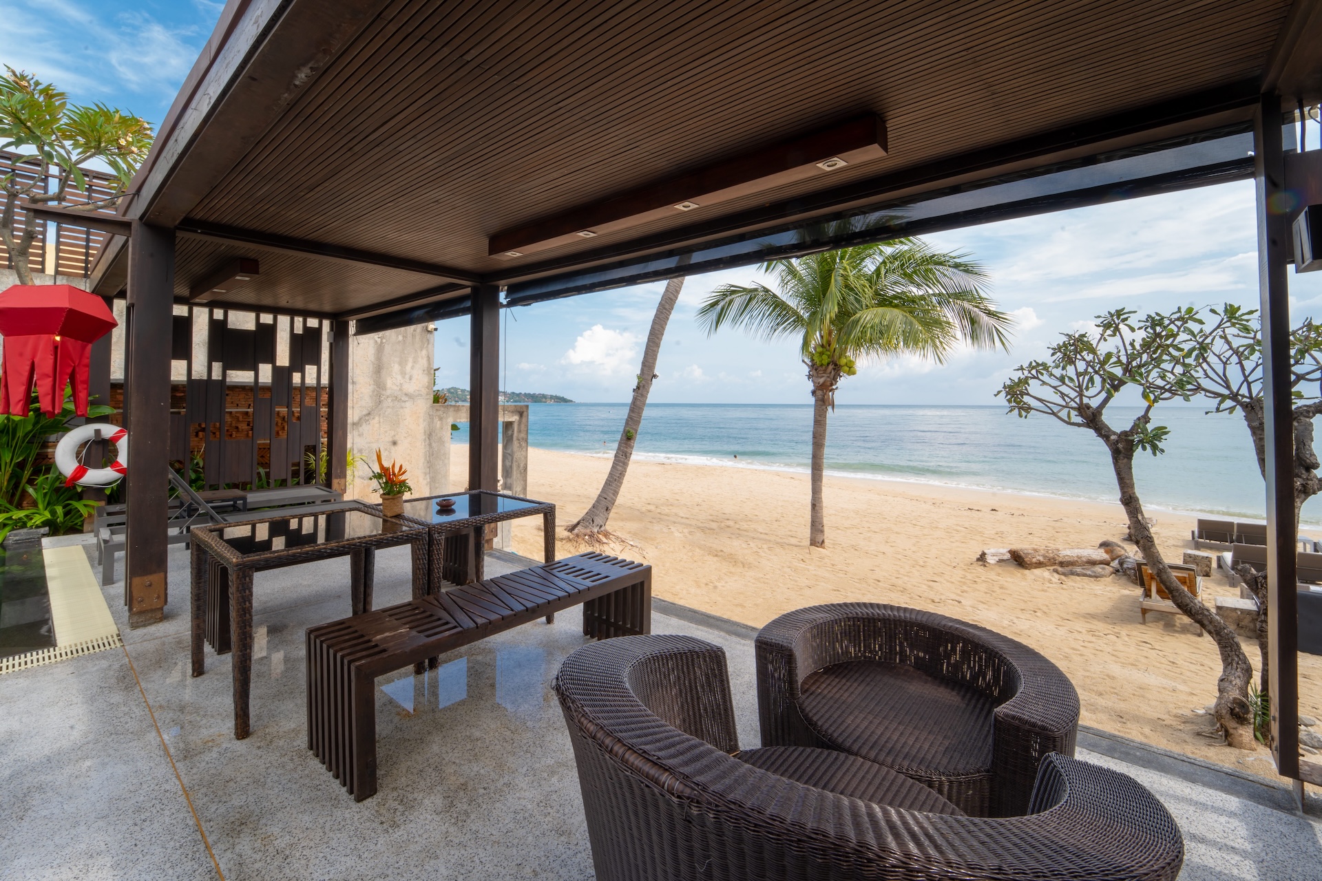 Three Bedroom Beachfront Pool Residence 9