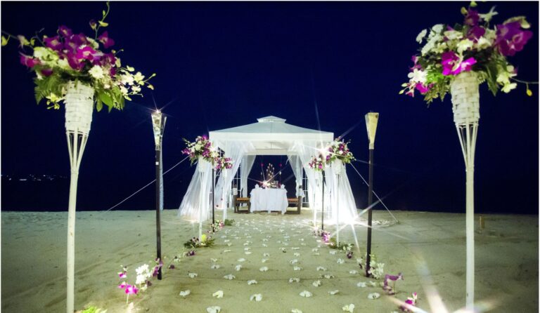 offer-Romantic Dinner on the Beach